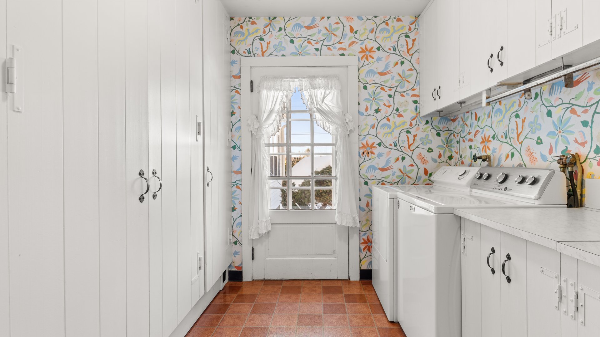 851 Lenox Rd Photo 32