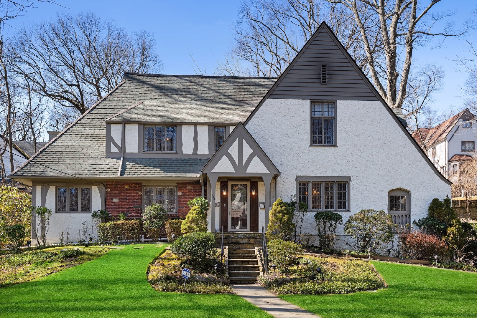 103 Aviemore Drive Photo 1