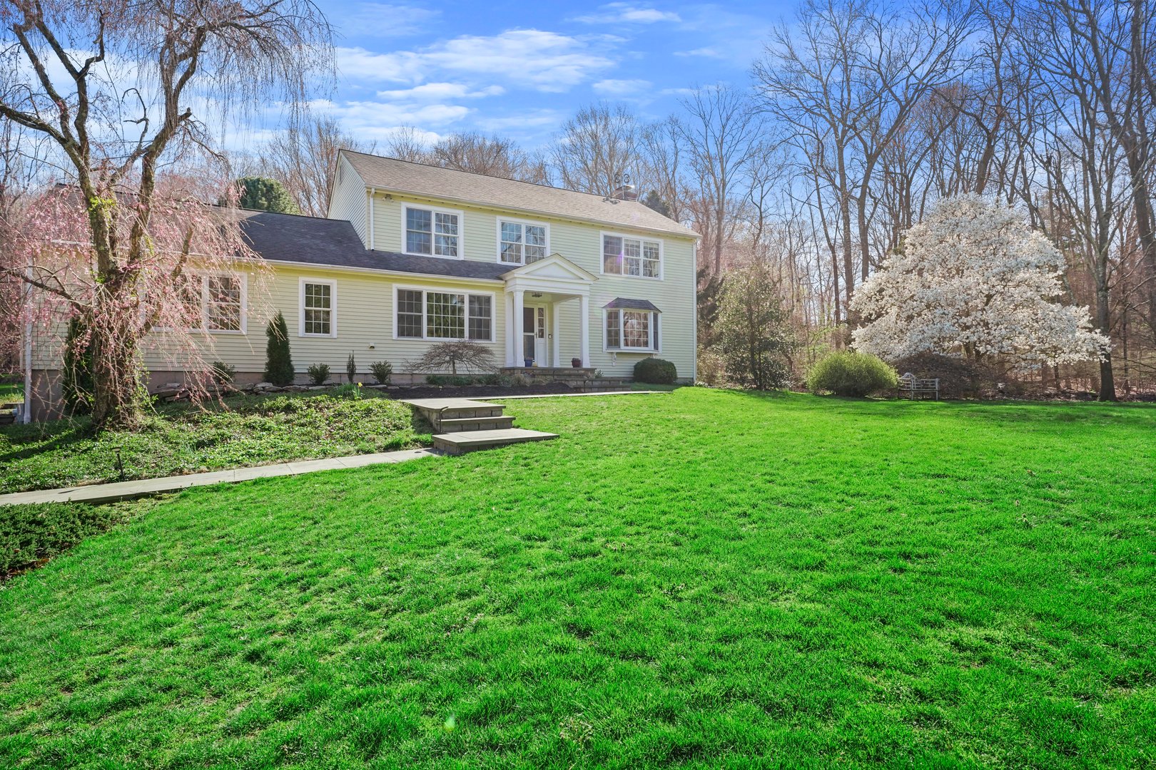 5 Holly Place Photo 2