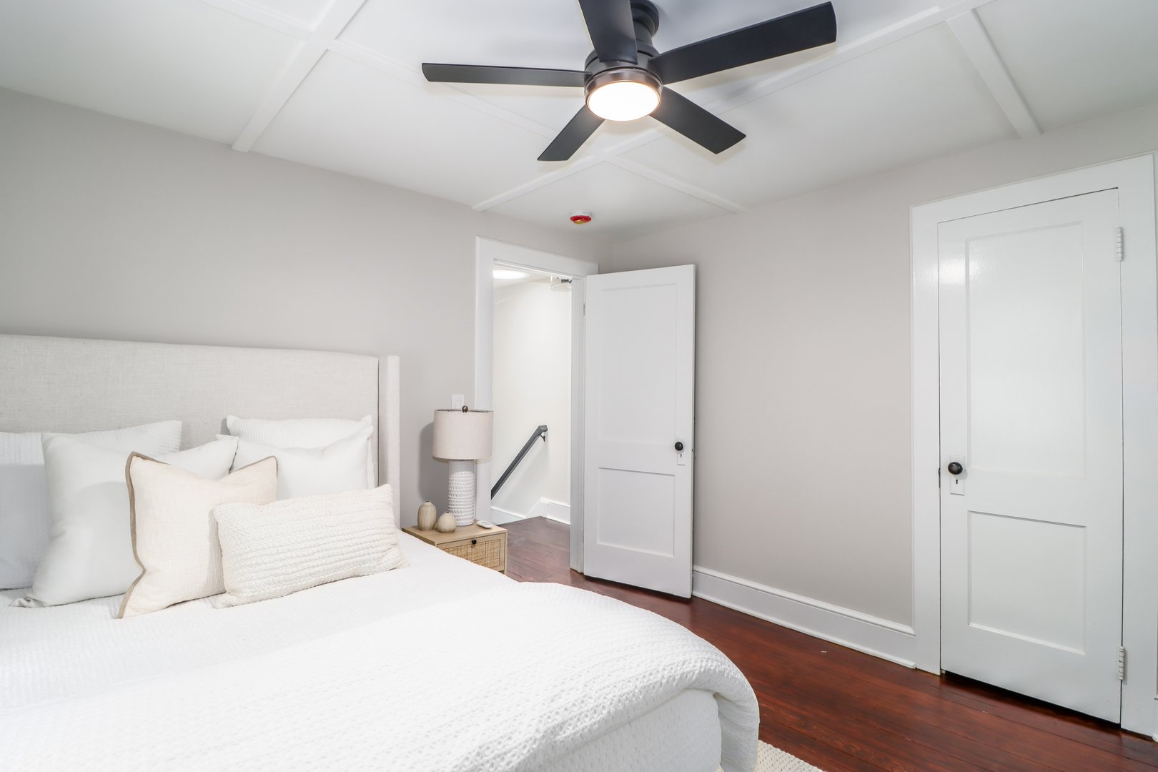 27 Obtuse Road South Photo 18