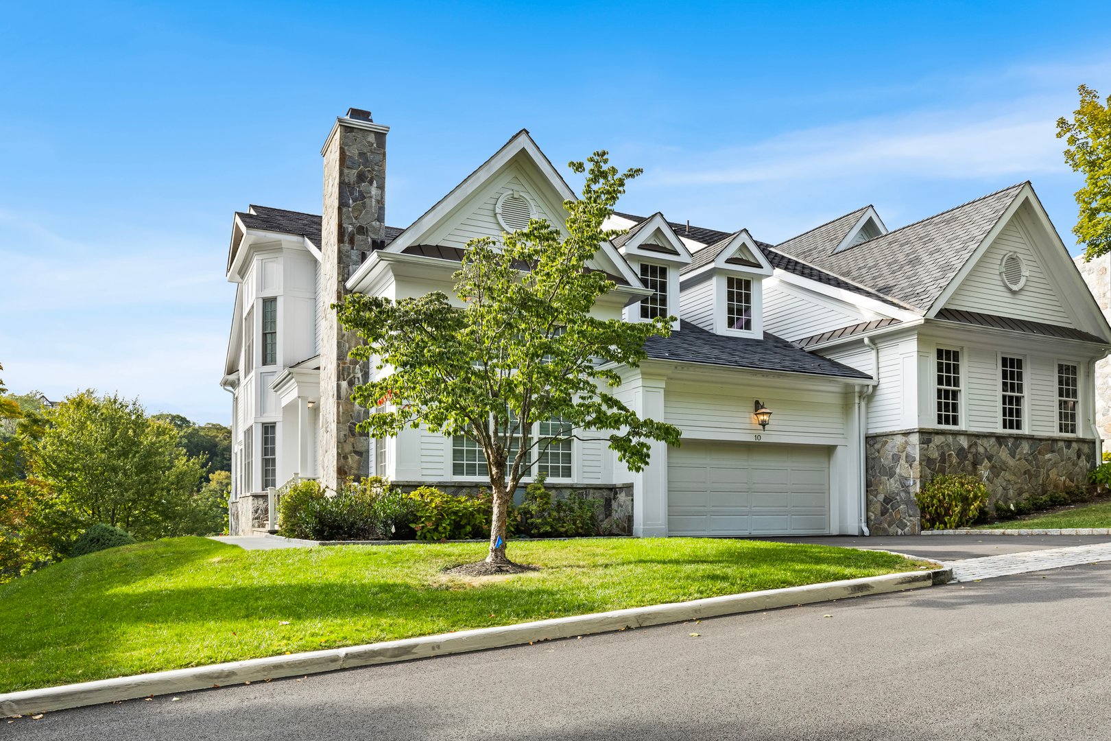 10 Shadow Tree Lane Photo 1