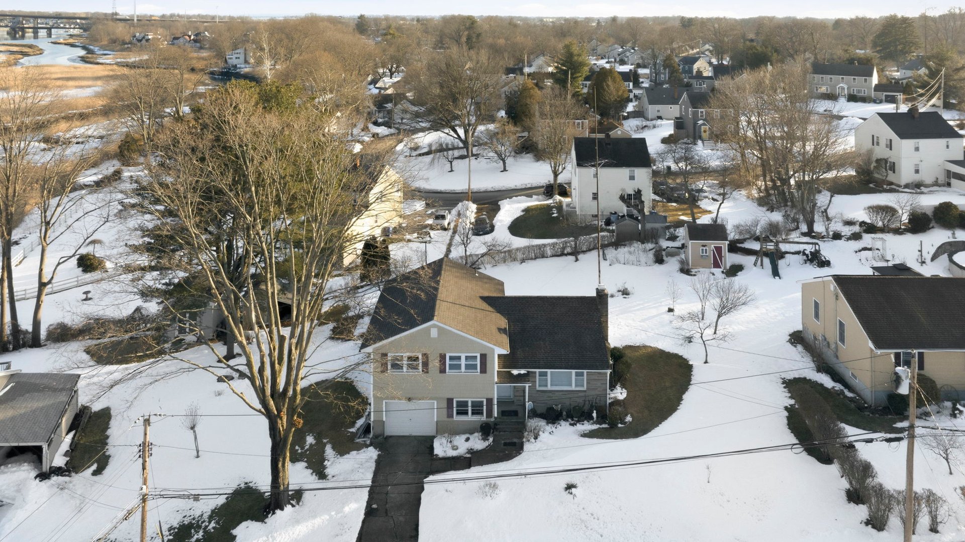 66 Bridgeview Place Photo 2