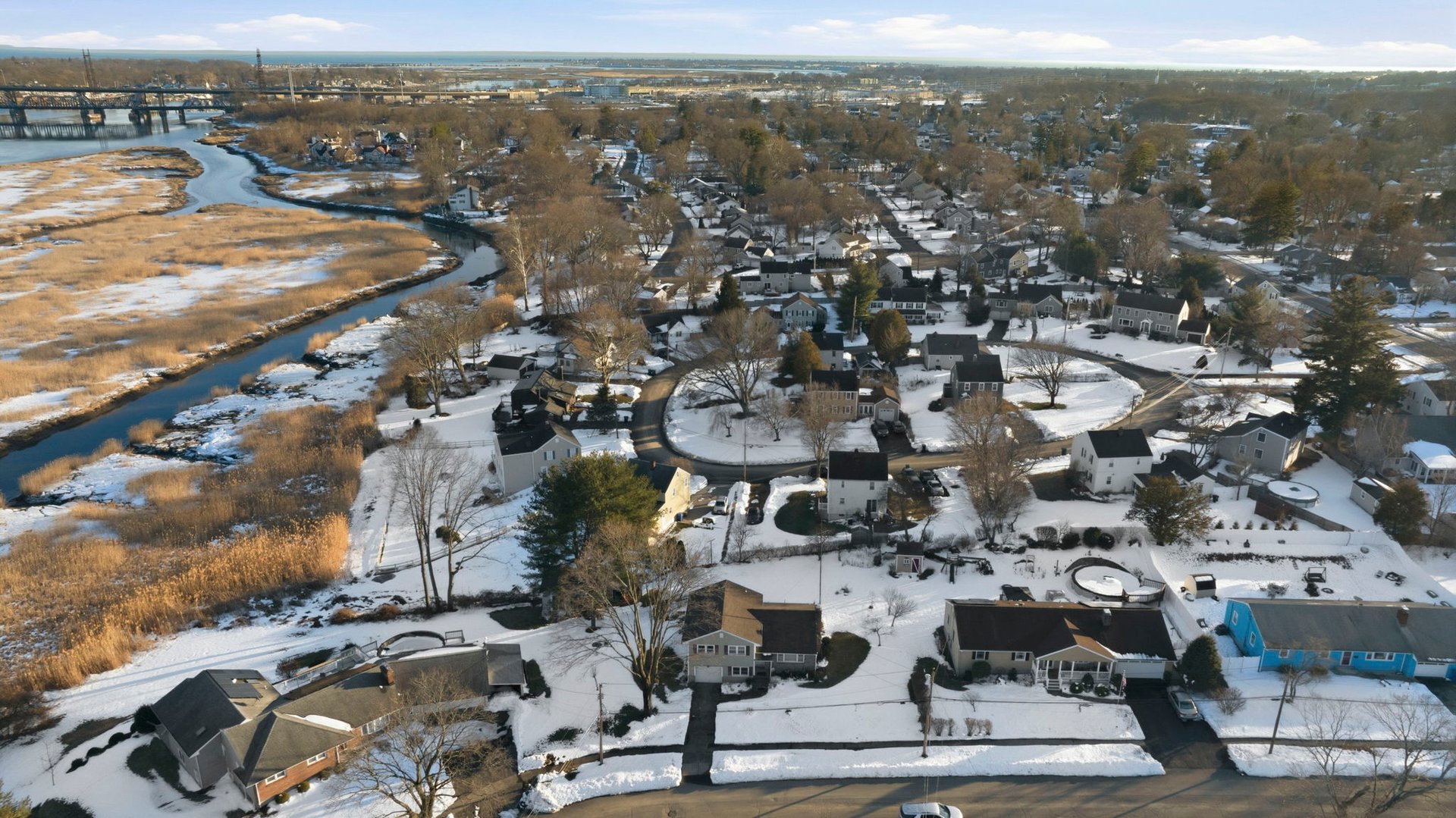 66 Bridgeview Place Photo 3