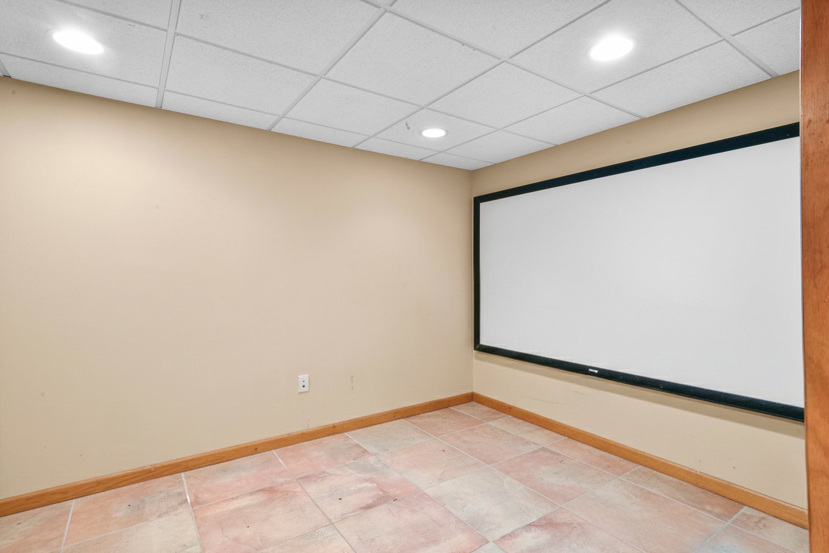 50 Evergreen Row Photo 14