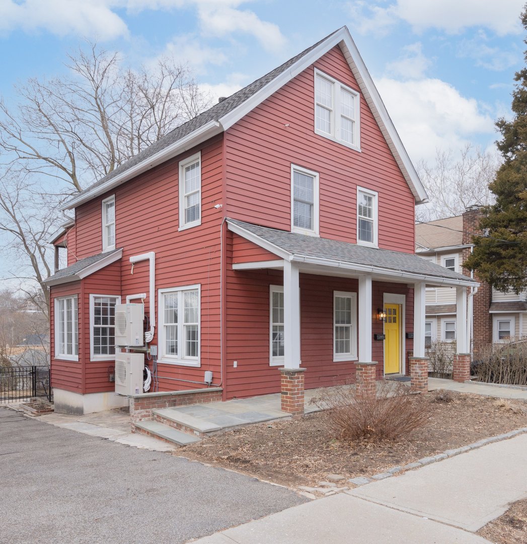 11 Oak Avenue #1 Photo 1