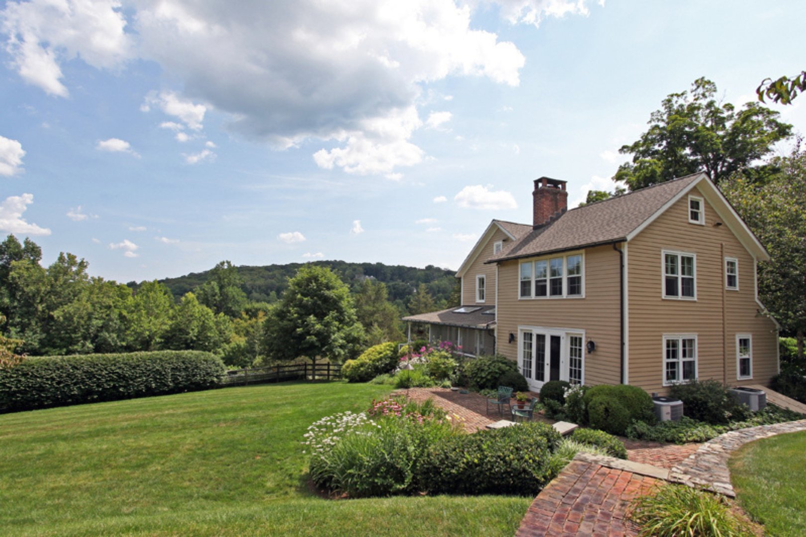 32 Leach Hollow Road Photo 1