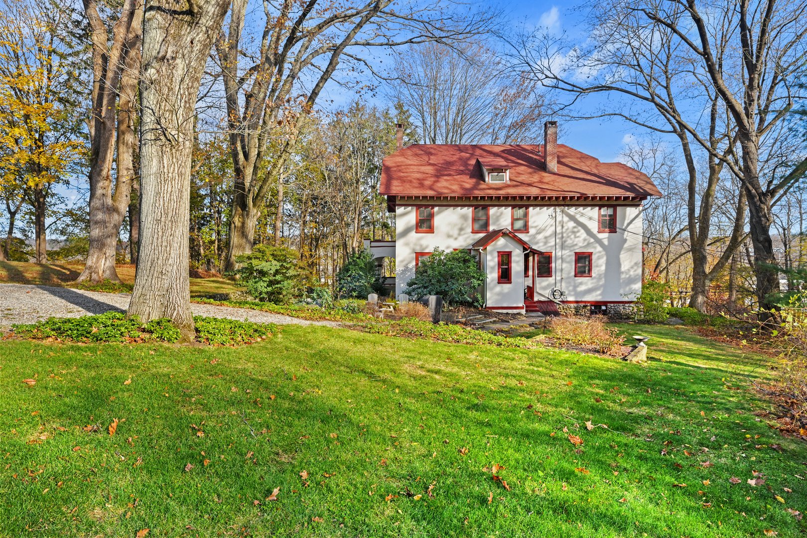 32 Catalpa Road Photo 2