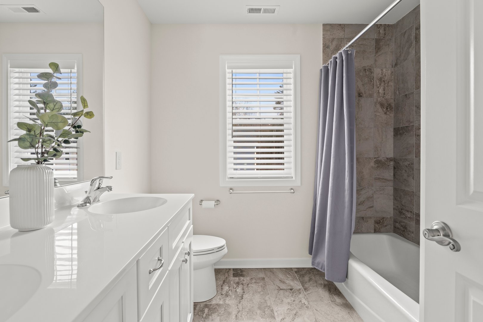 79 Cambridge Court #79 Photo 28