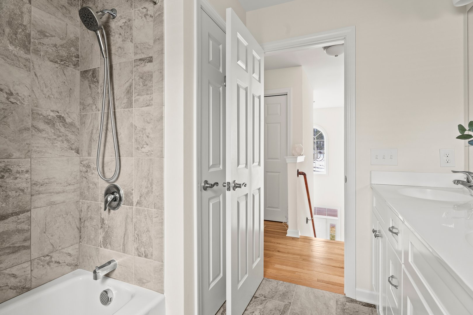 79 Cambridge Court #79 Photo 29