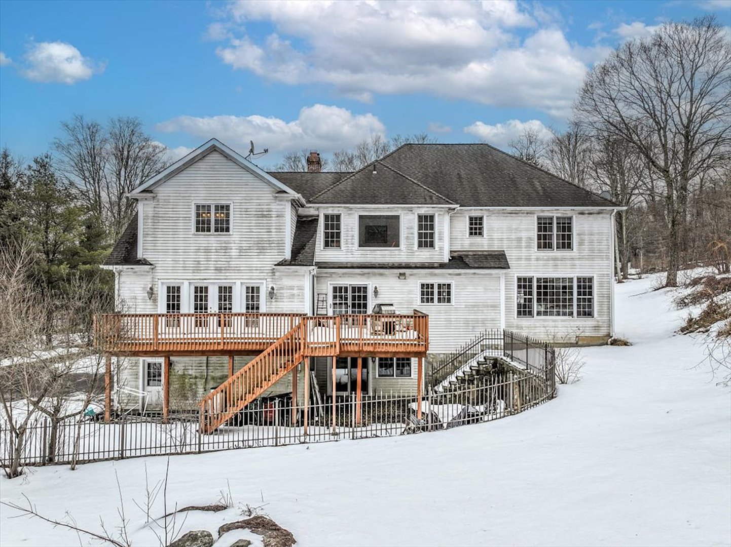 80 Maple Road Photo 2