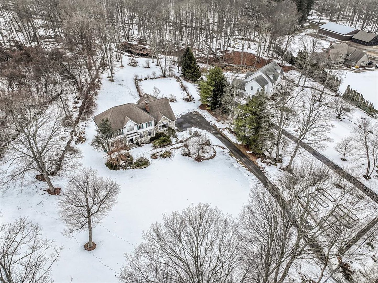 80 Maple Road Photo 7