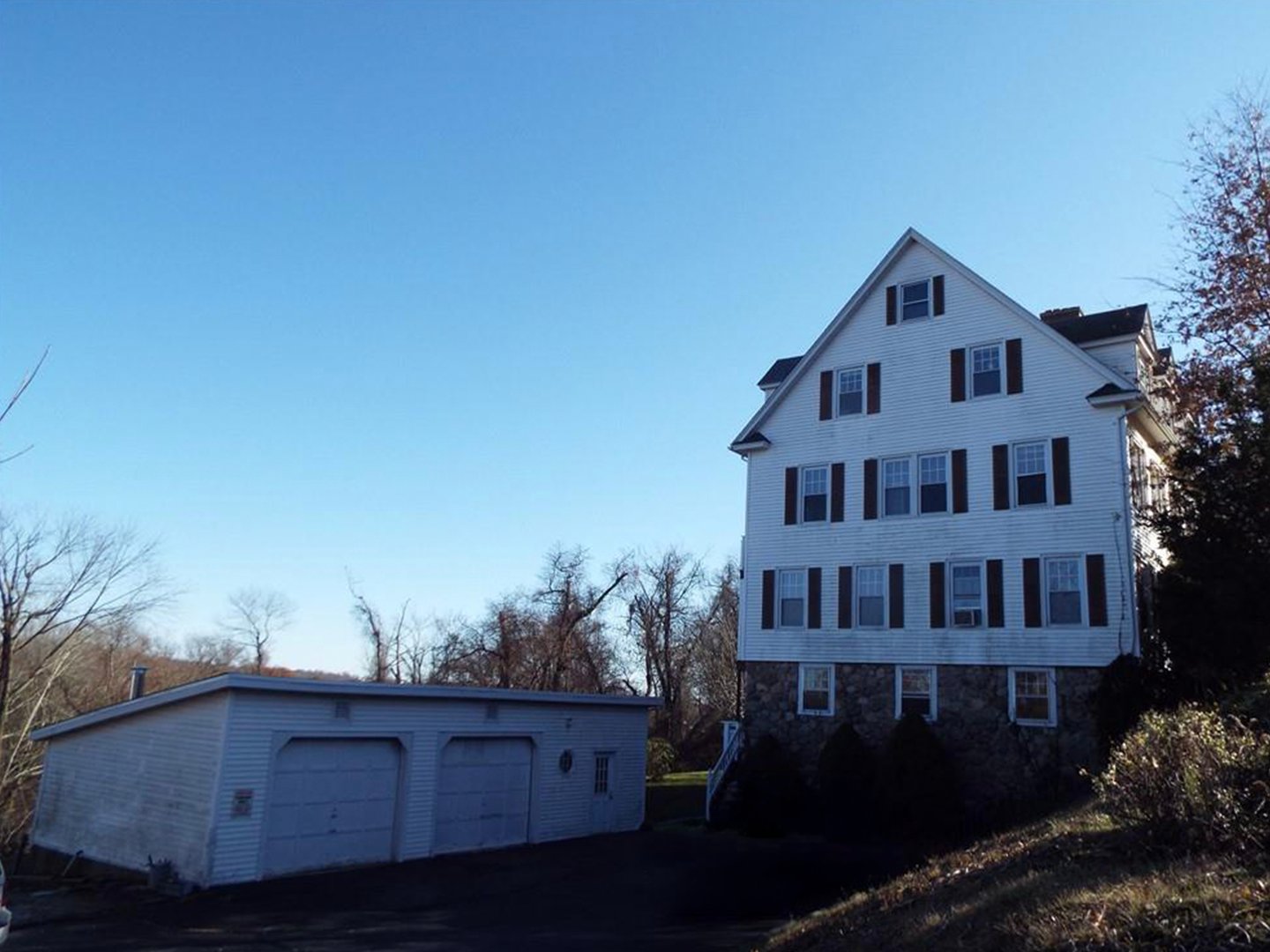 405 Mohegan Avenue Parkway Photo 1