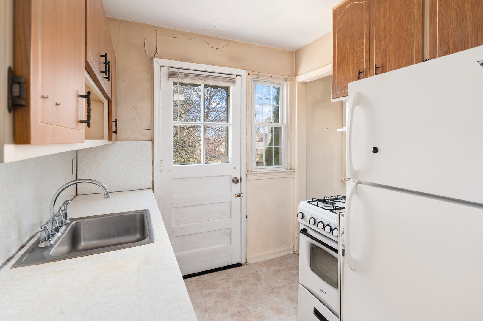 221 Sylvan Knoll Road Photo 10