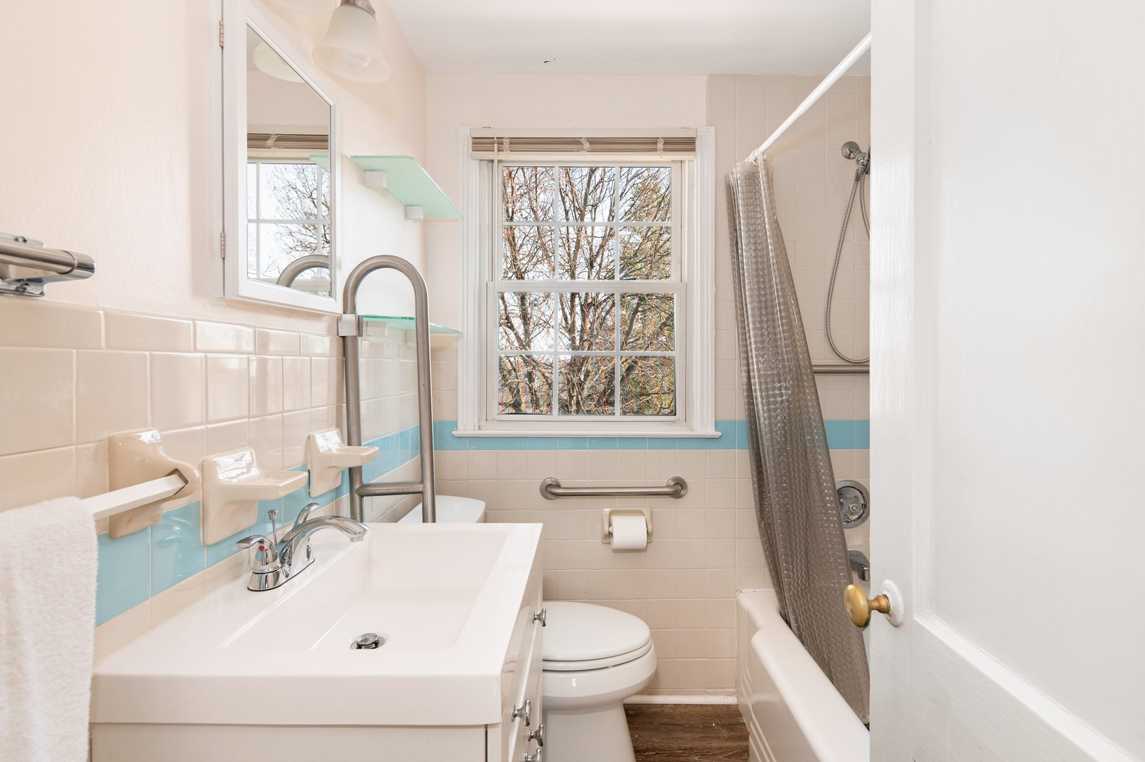 221 Sylvan Knoll Road Photo 13