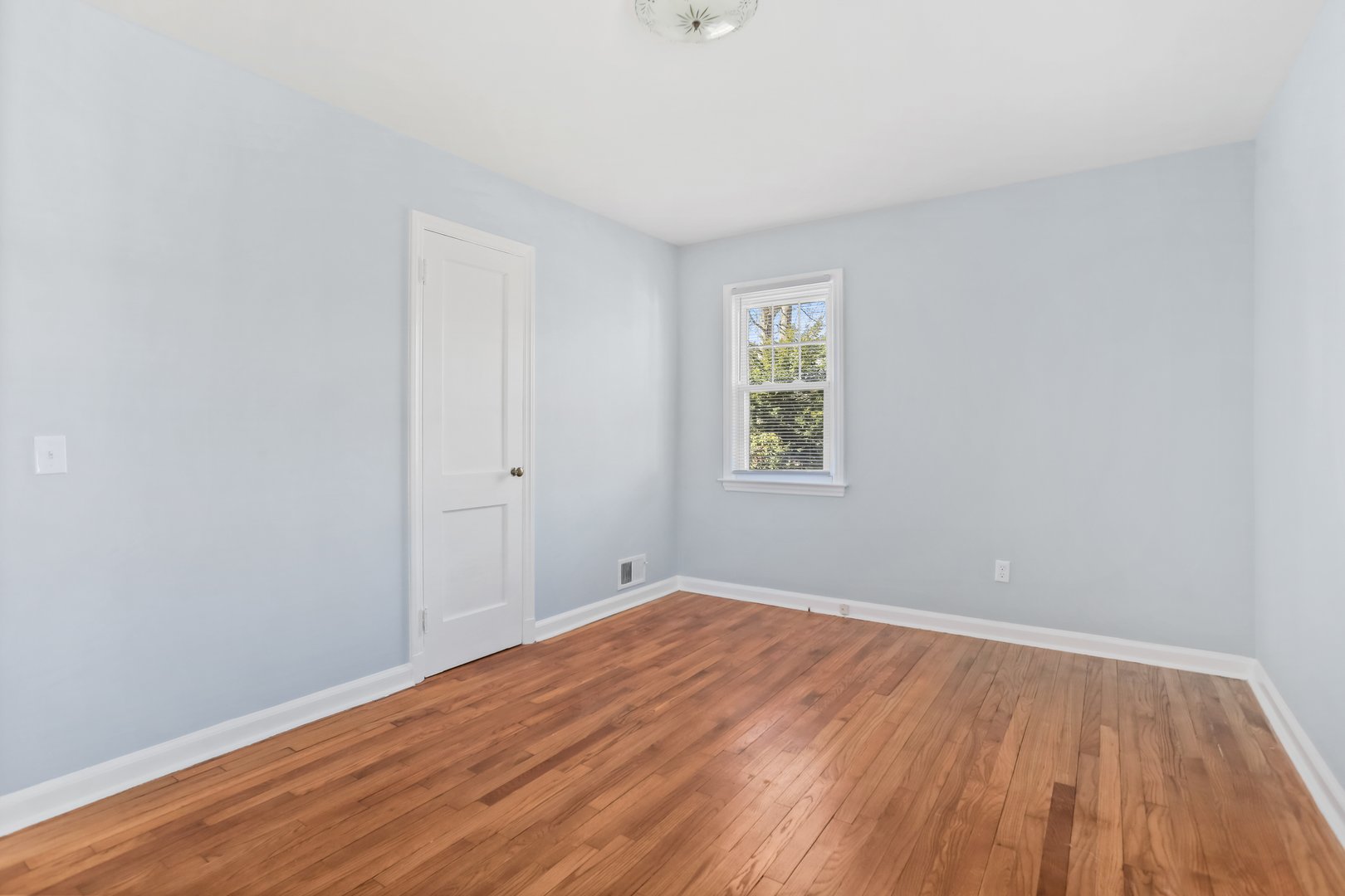 80 Holcomb Street Photo 15