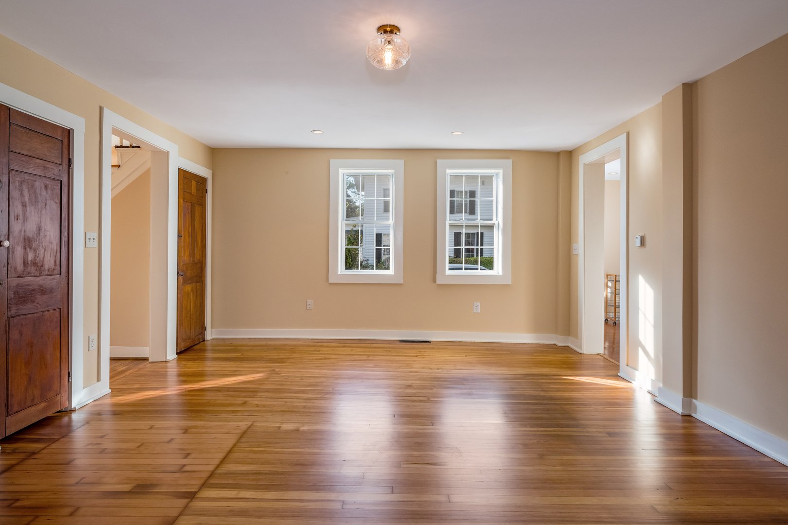 97 Commerce Street Photo 7