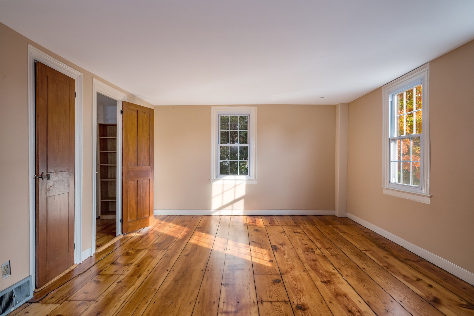 97 Commerce Street Photo 11