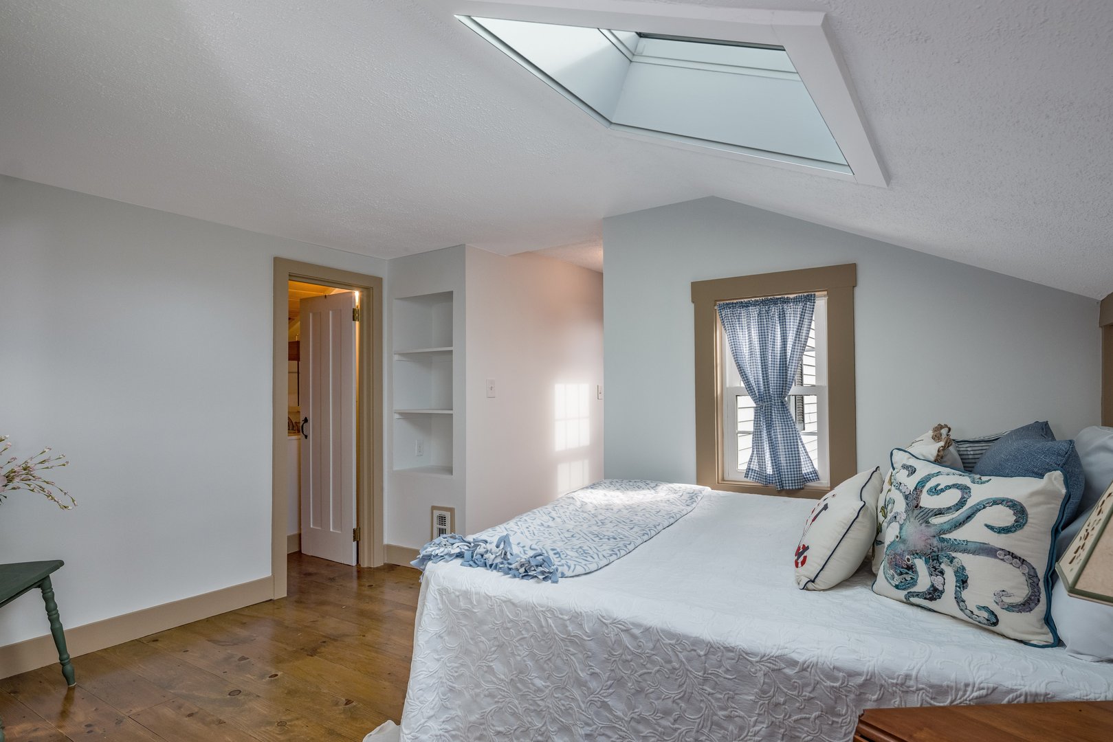 97 Commerce Street Photo 13