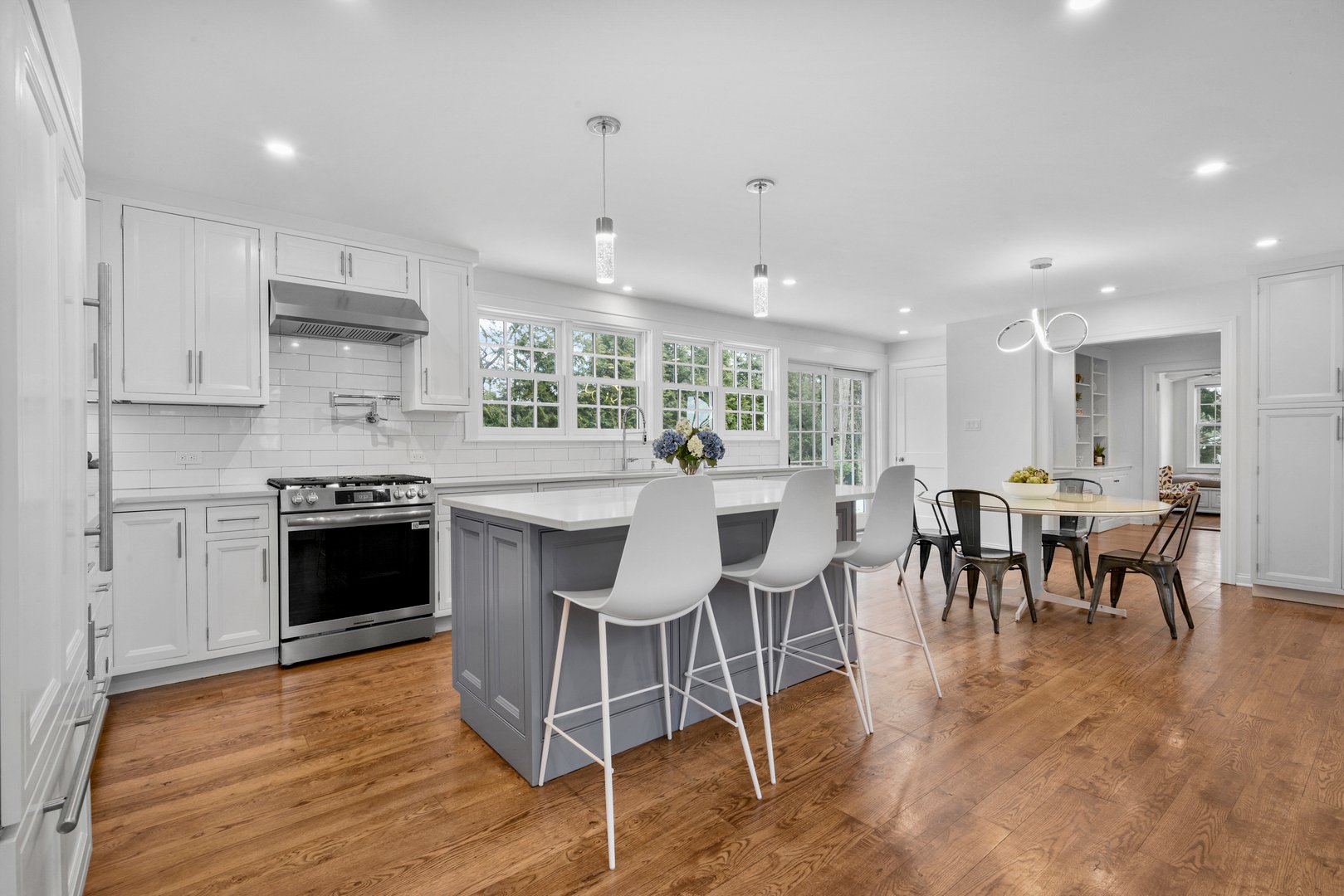 1054 Clay Avenue Photo 7