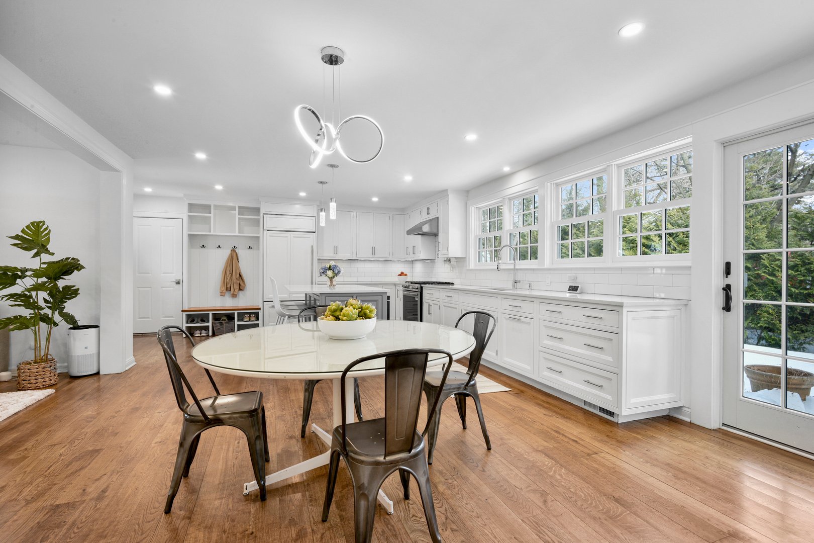 1054 Clay Avenue Photo 9