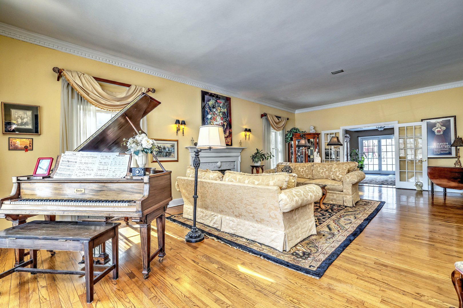 152 West River Street Photo 7