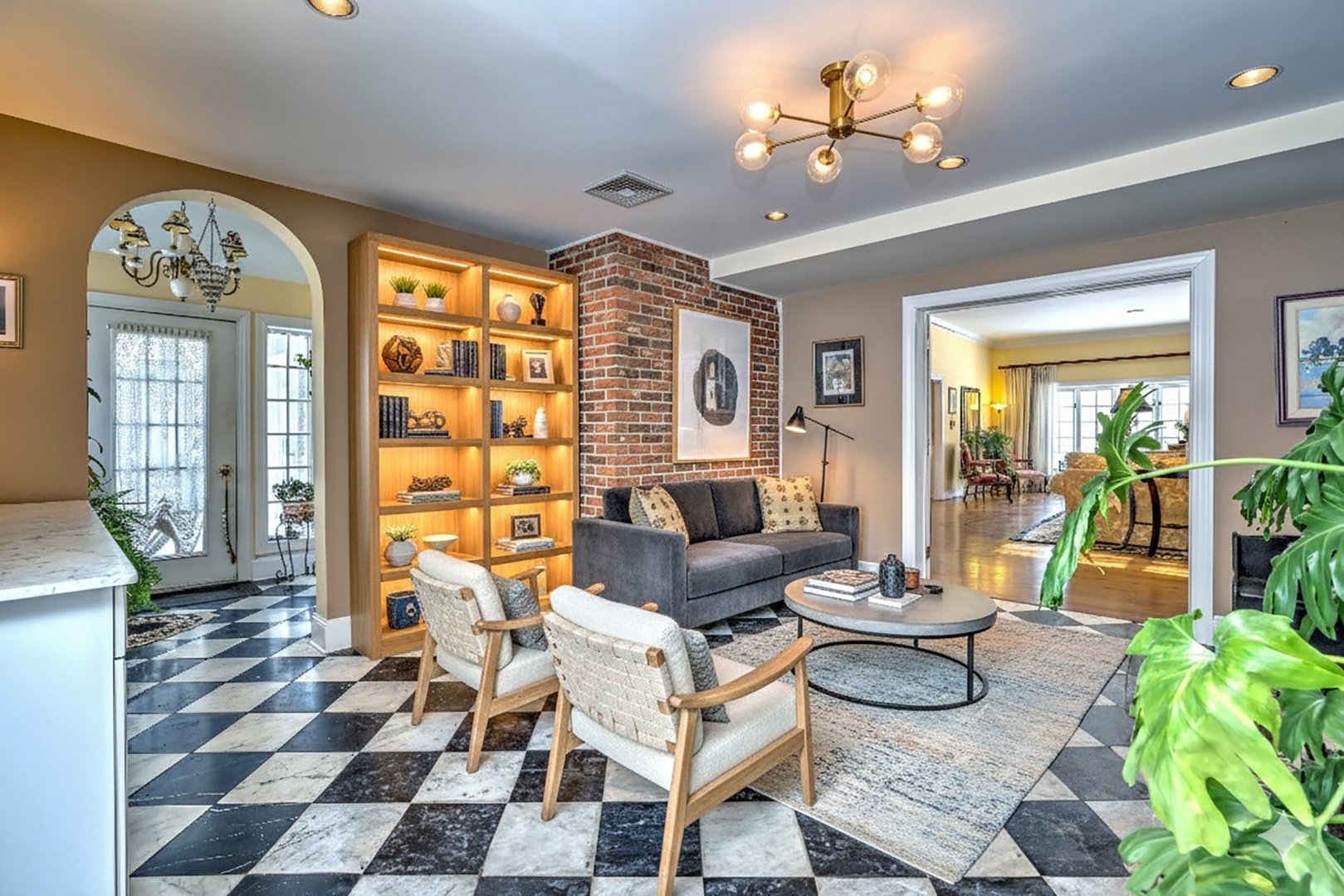 152 West River Street Photo 17