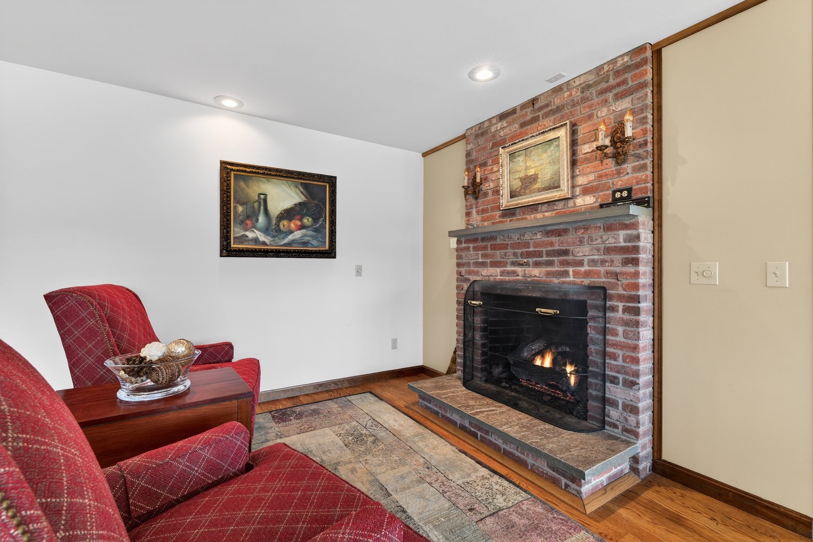 40 Holmes Street Photo 11