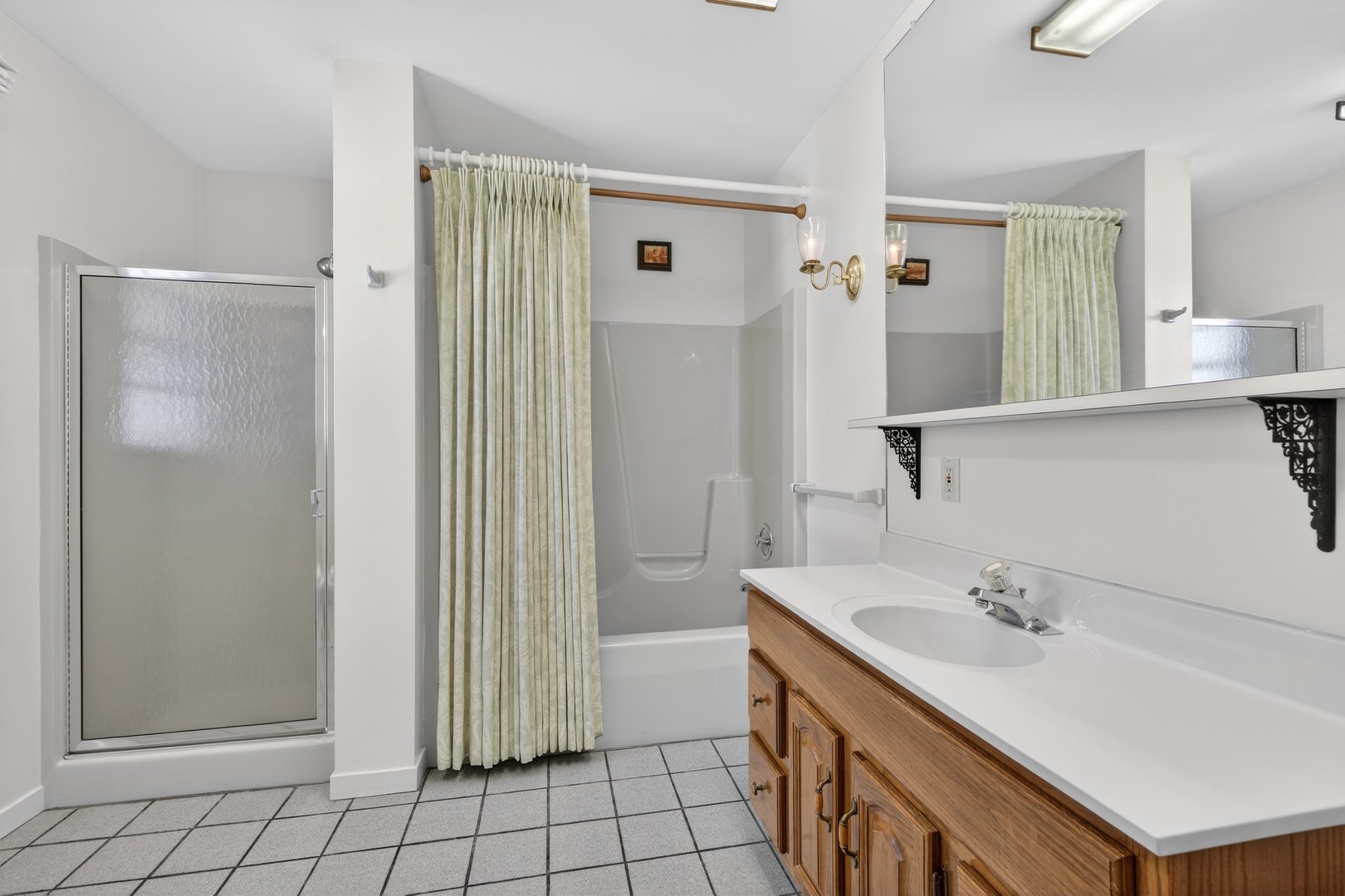 40 Holmes Street Photo 17