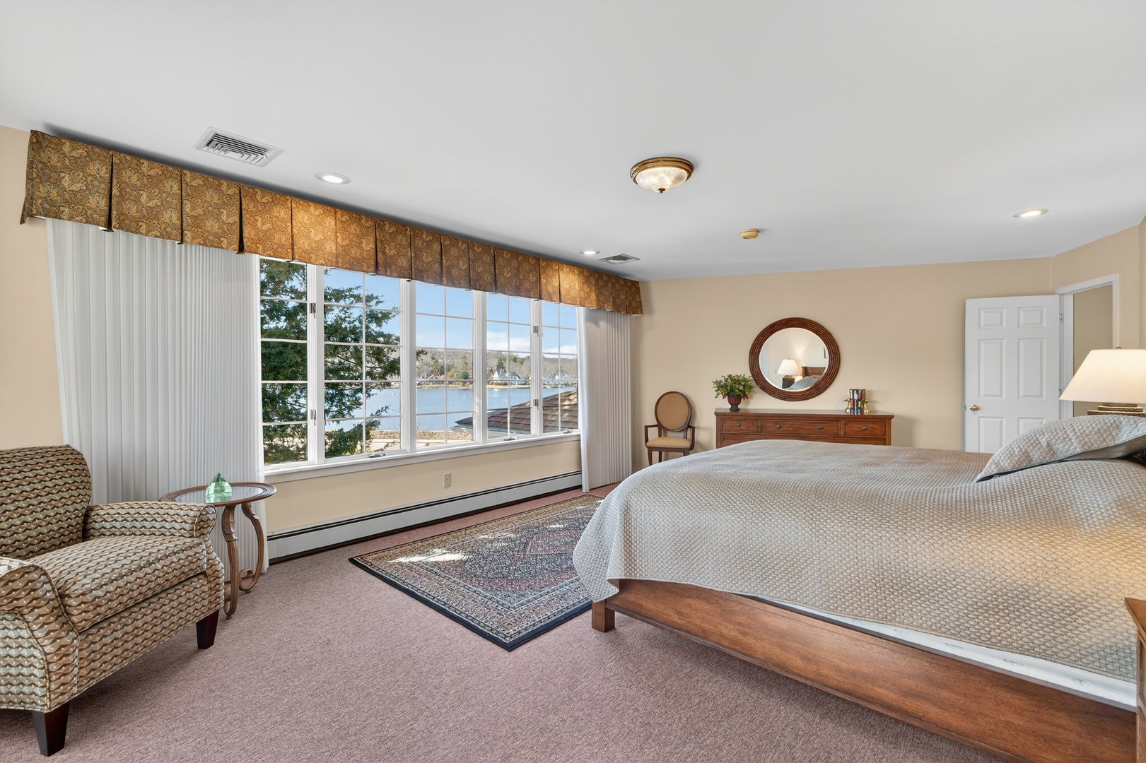 40 Holmes Street Photo 21