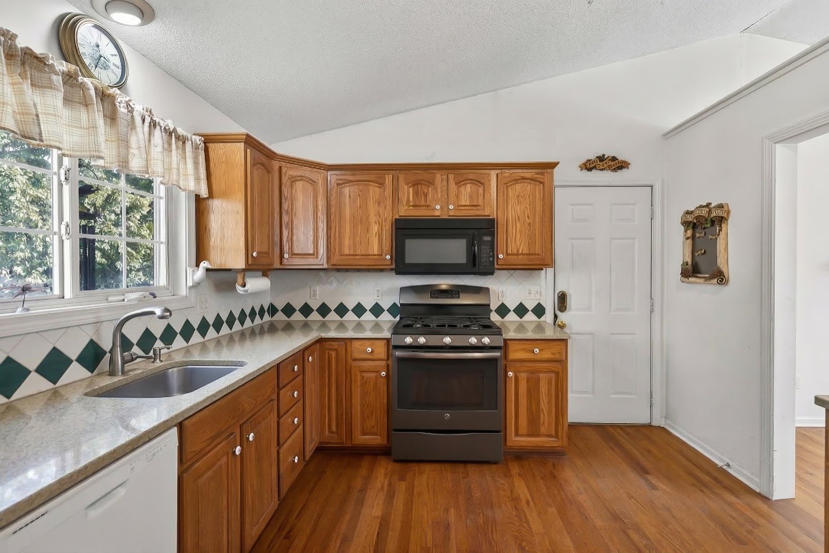 15 Cinnamon Ridge Drive Photo 4