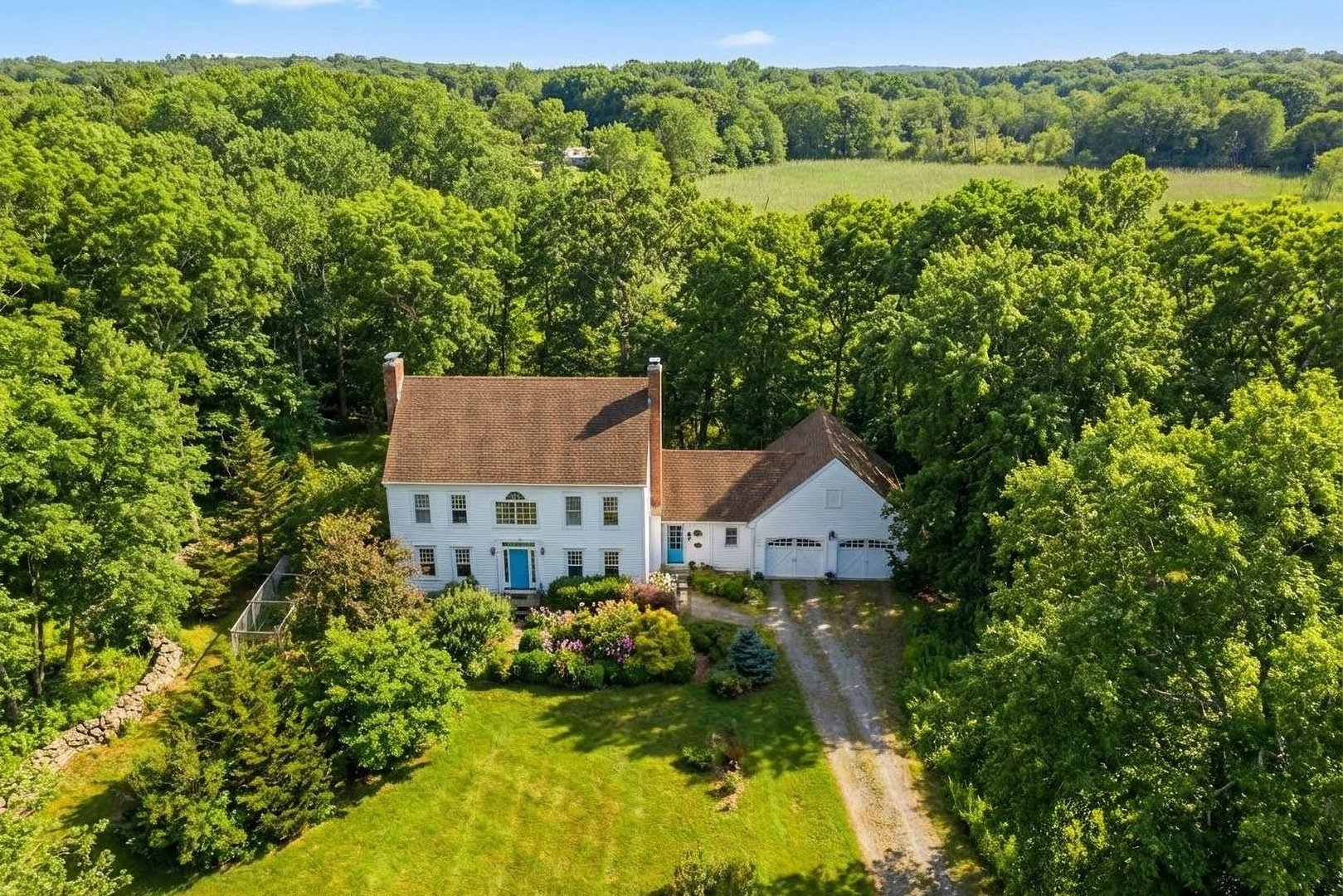 17 Colonial Drive Photo 1