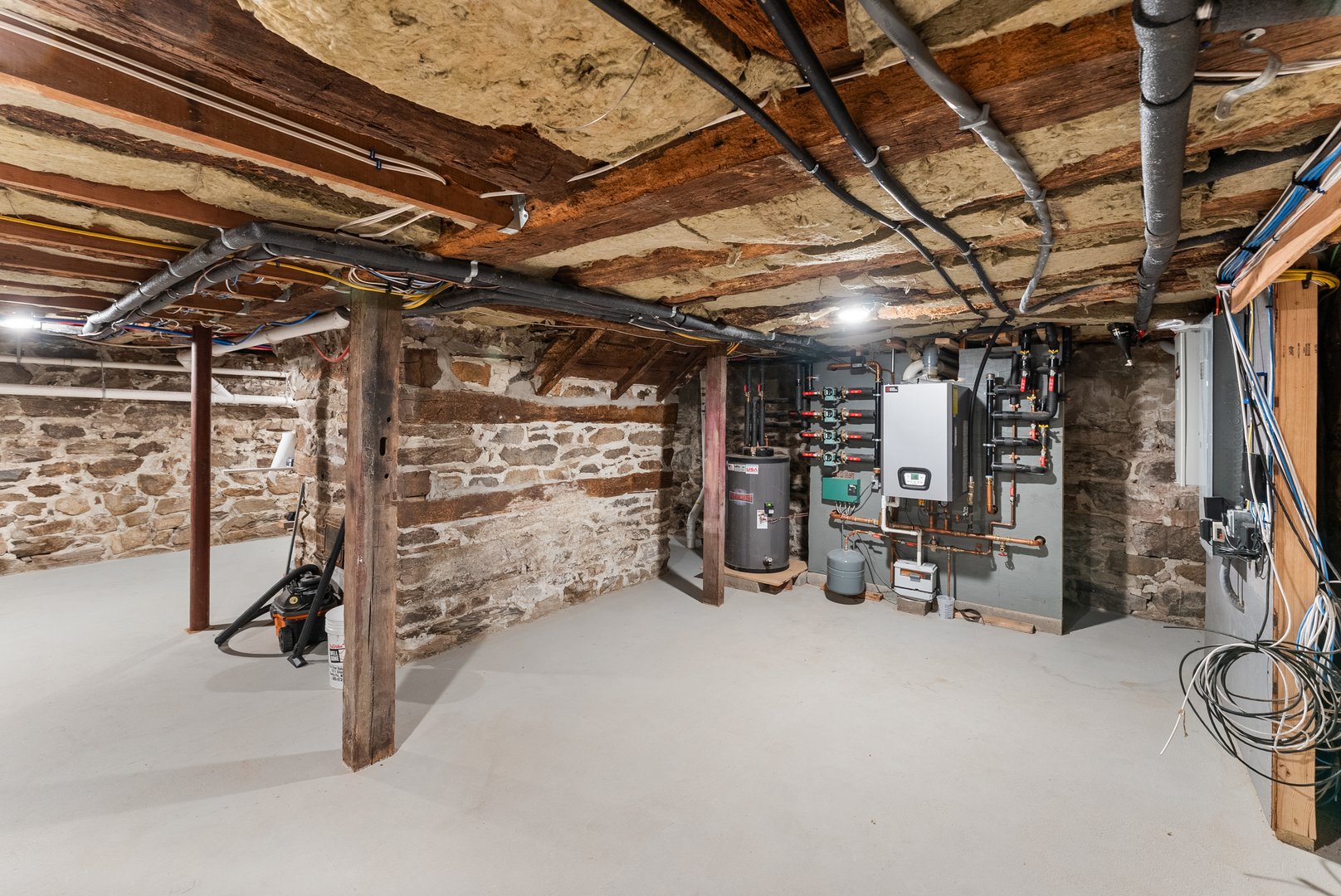 382 Weekeepeemee Road Photo 34