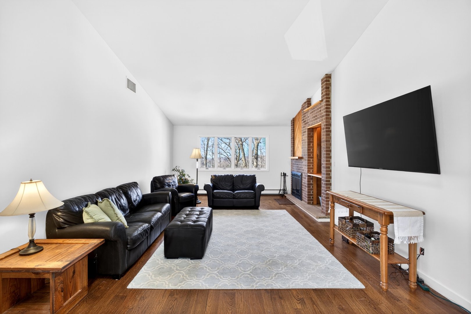 80 Ridgeview Drive Photo 3