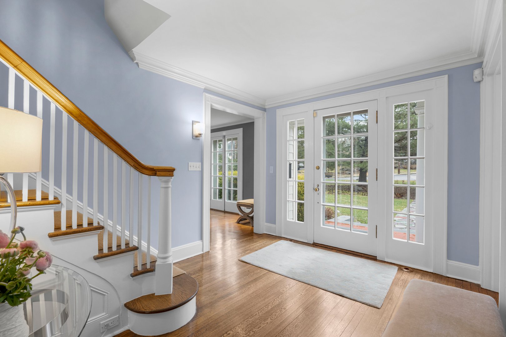 584 Forest Avenue Photo 5