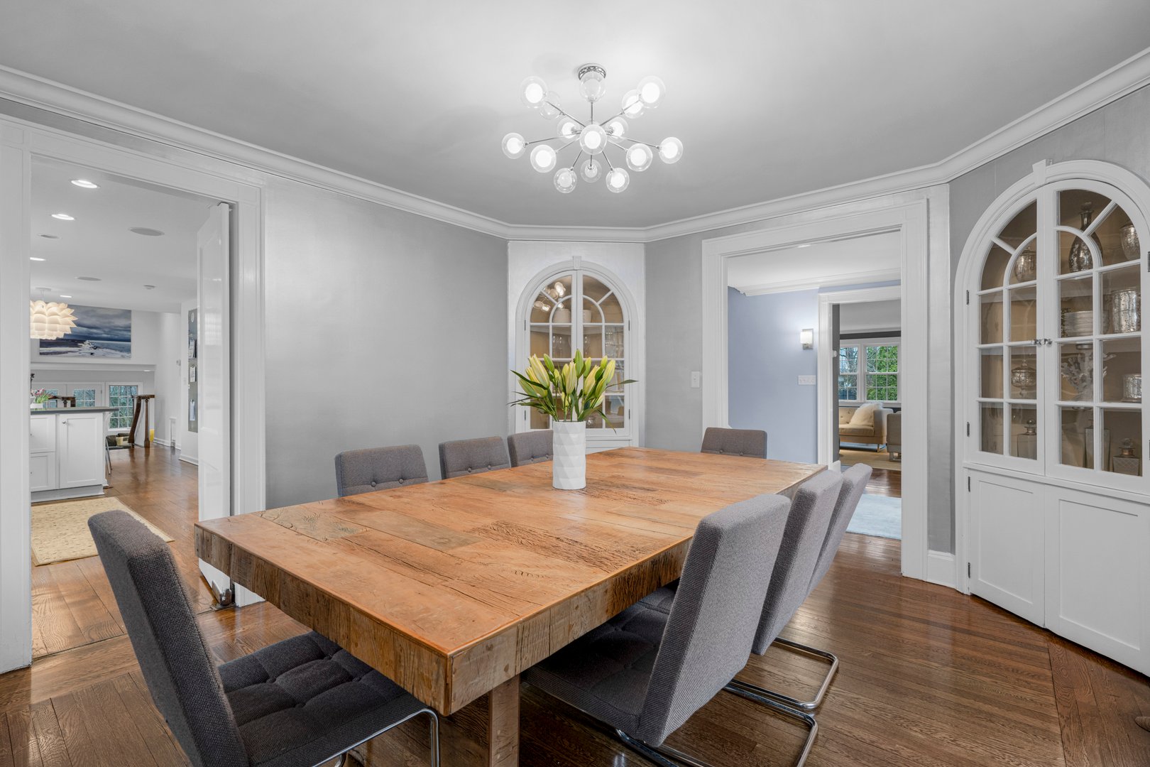 584 Forest Avenue Photo 10