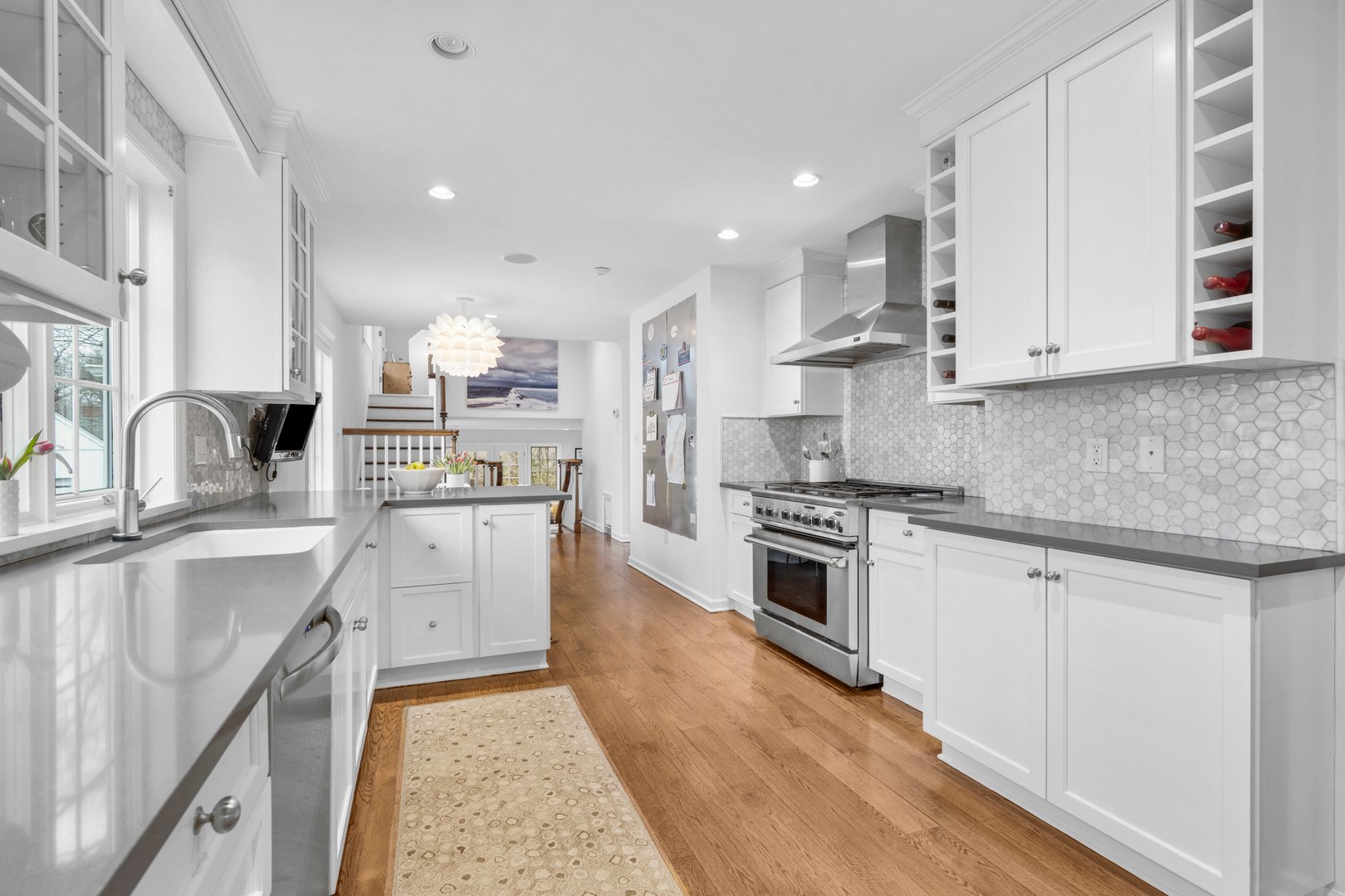 584 Forest Avenue Photo 11