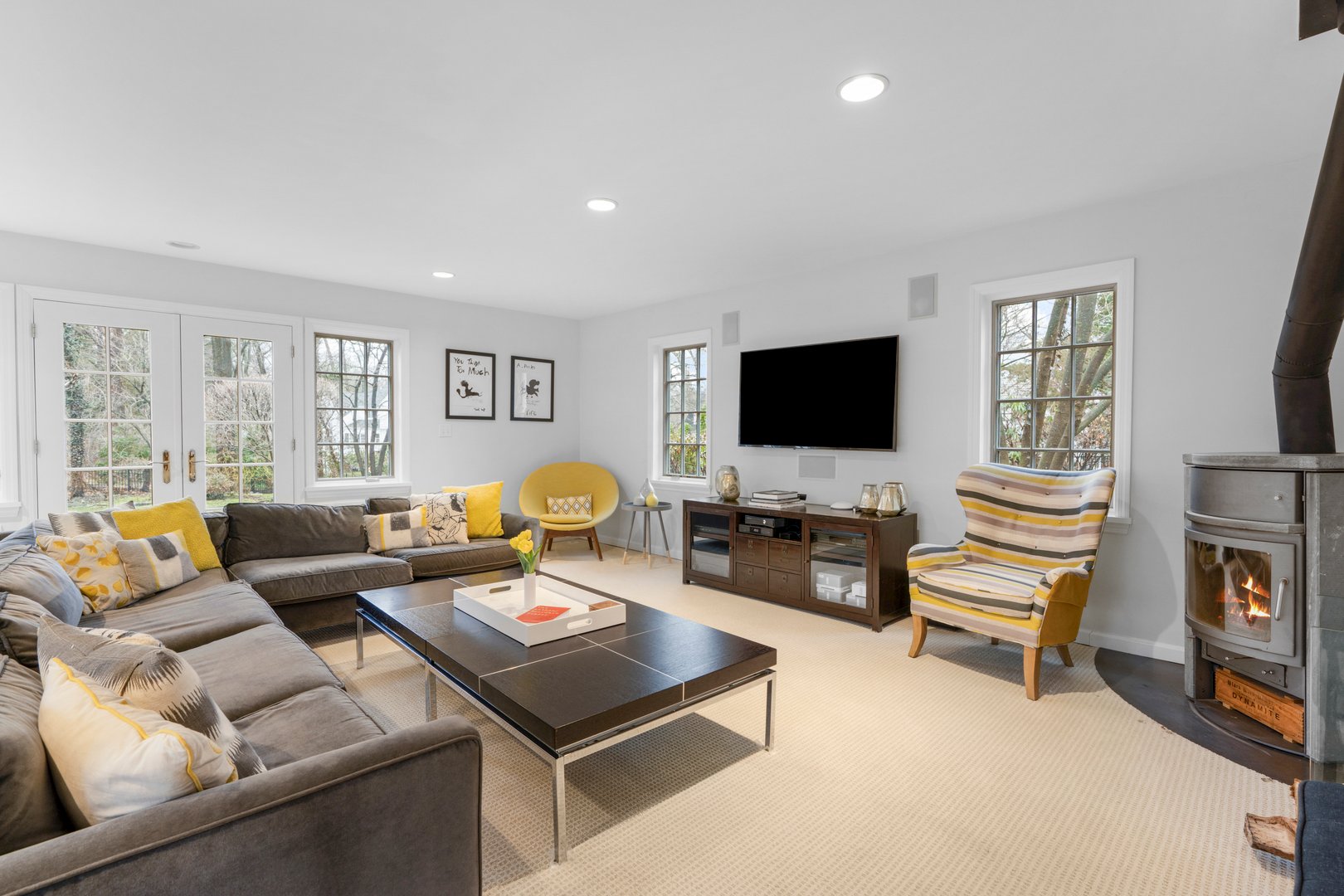 584 Forest Avenue Photo 17