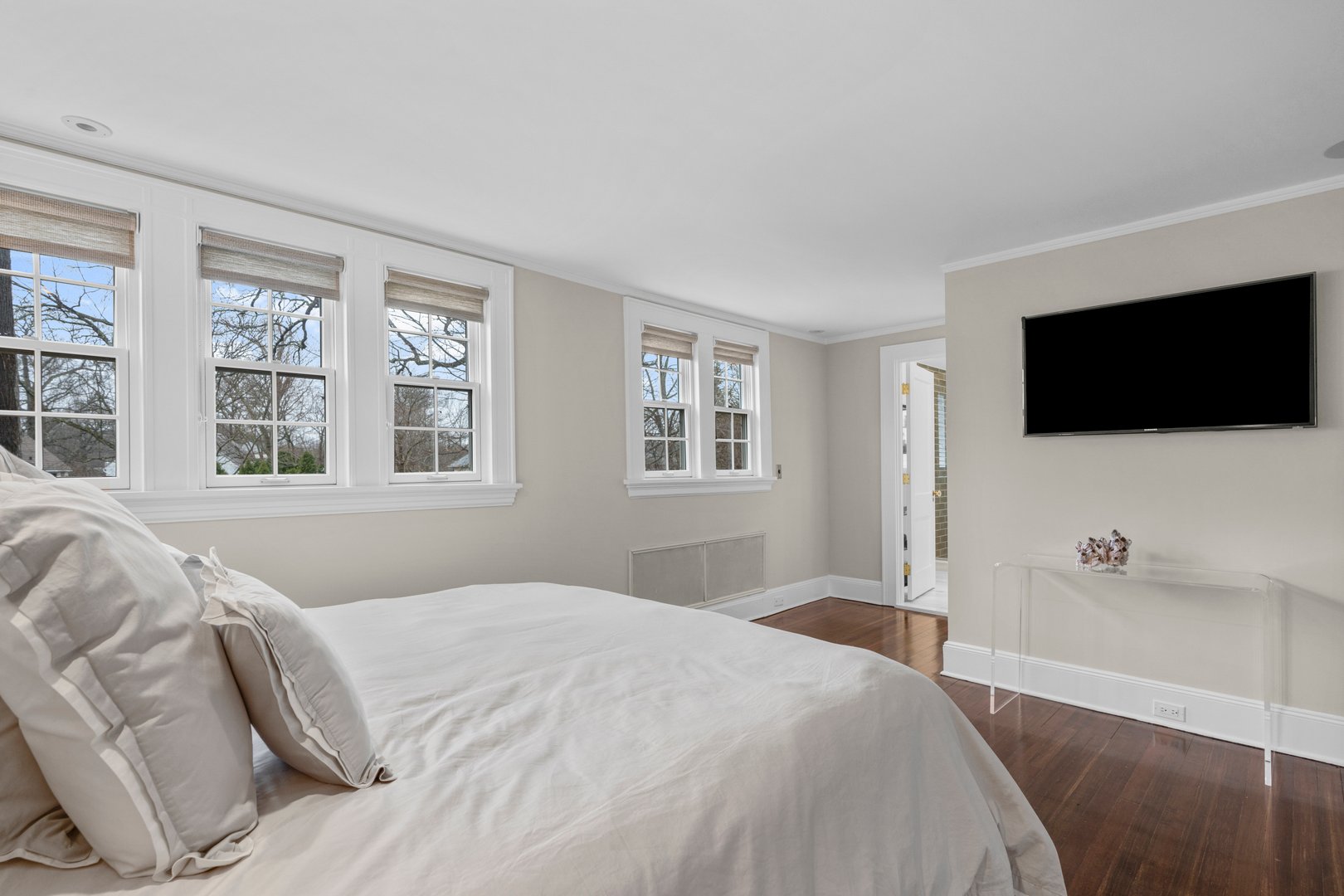 584 Forest Avenue Photo 23