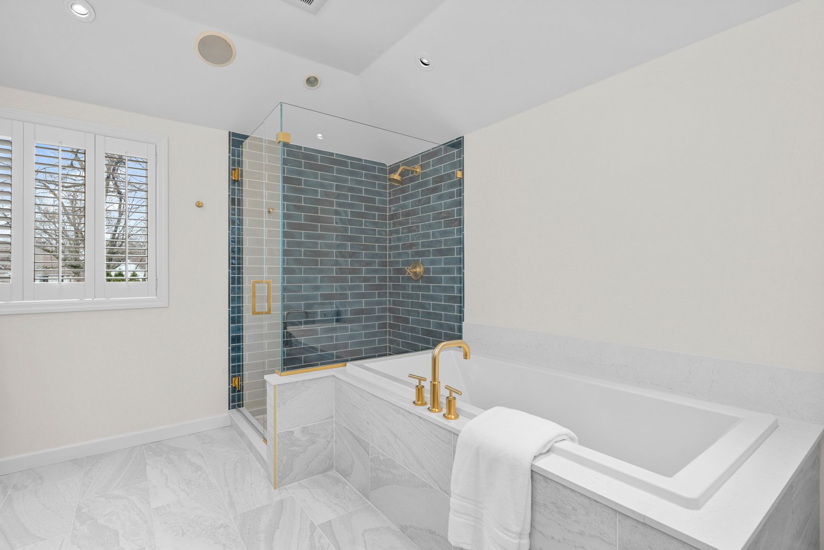 584 Forest Avenue Photo 25