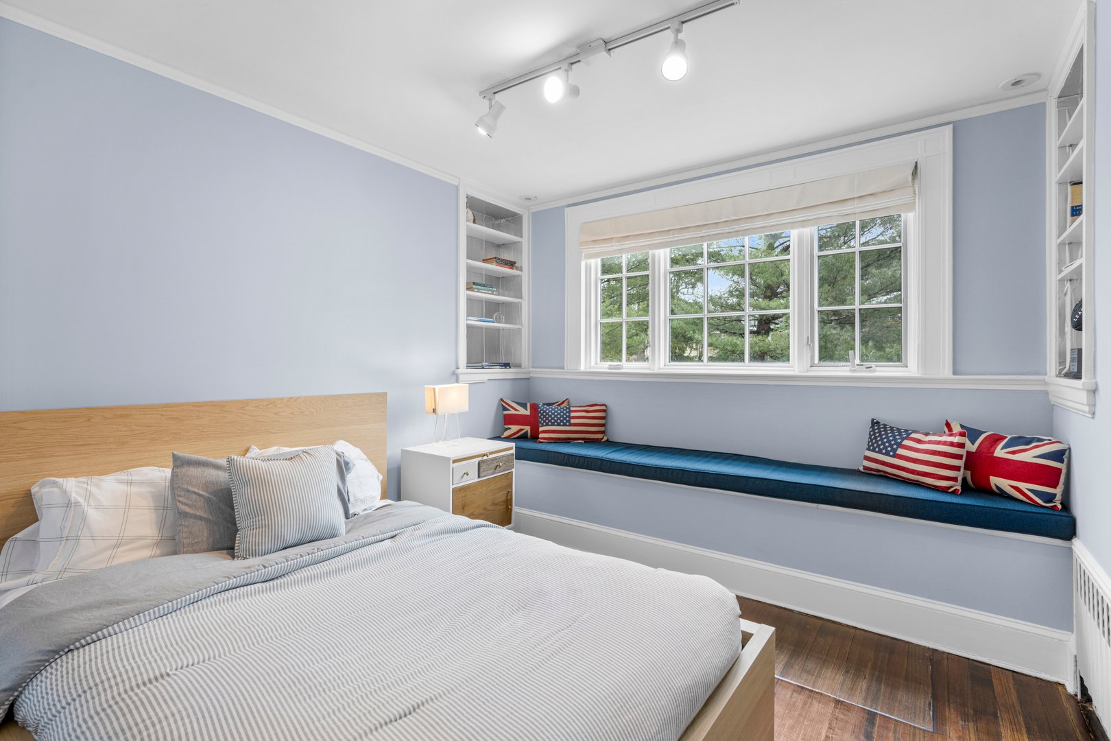 584 Forest Avenue Photo 27