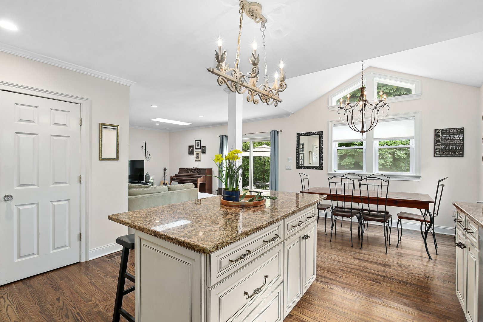 8 Goldwin Street Photo 6