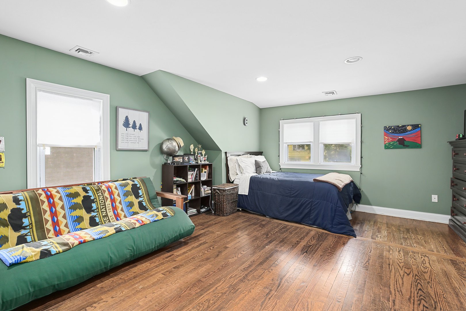 8 Goldwin Street Photo 13