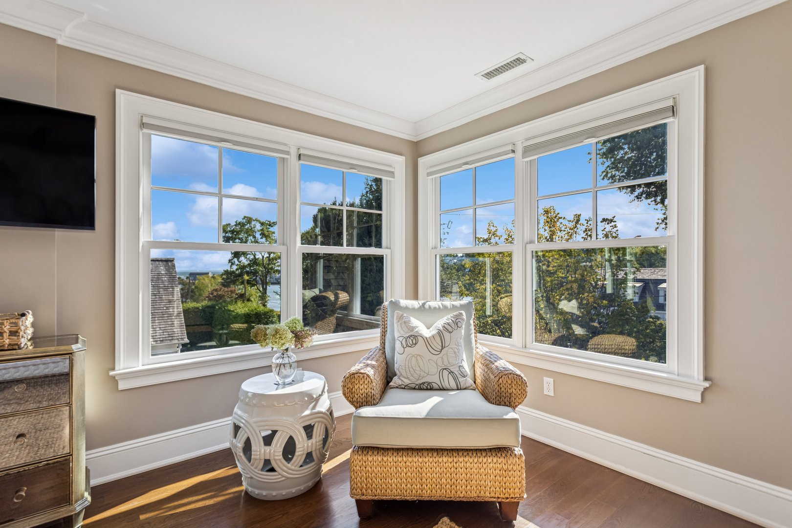 11 Edgewater Hillside Photo 19