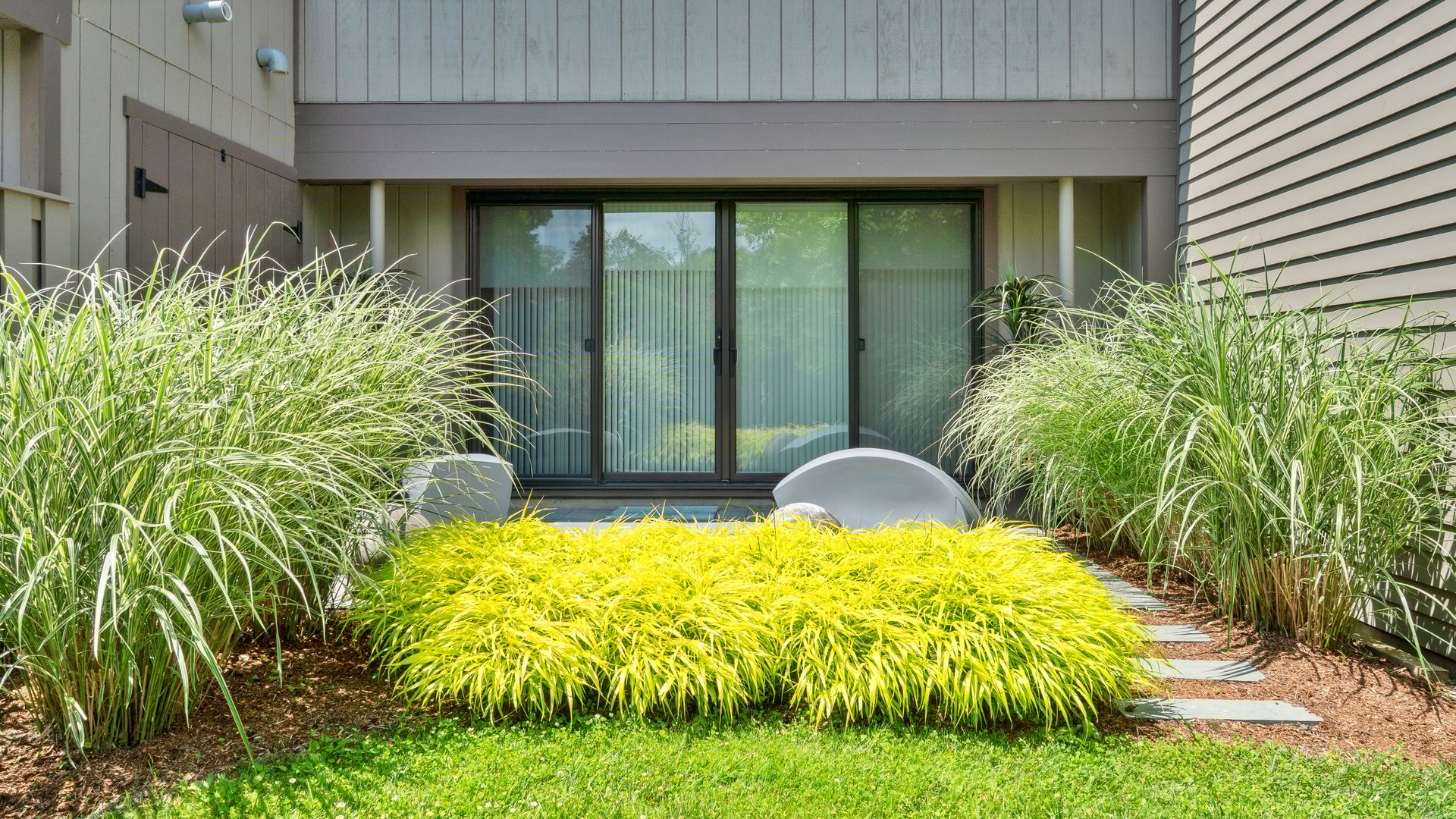 424 N Hemlock Ln Photo 1