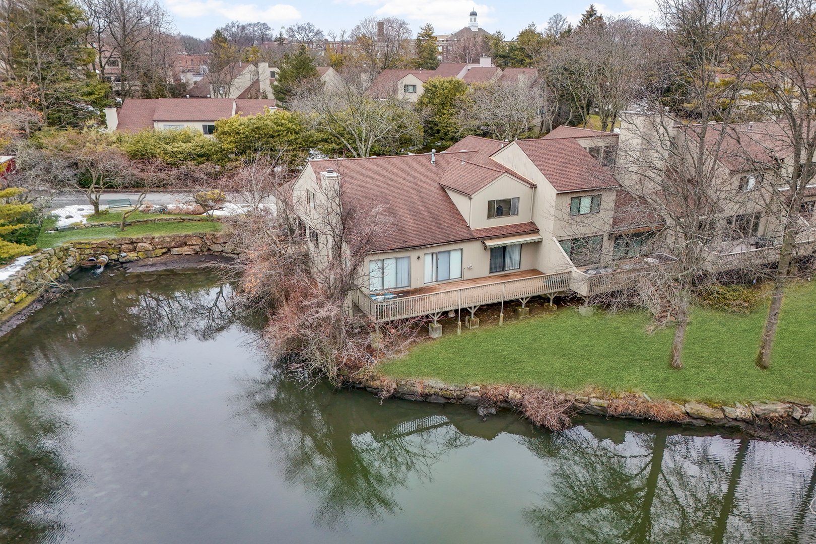 601 Fairway Green Photo 1