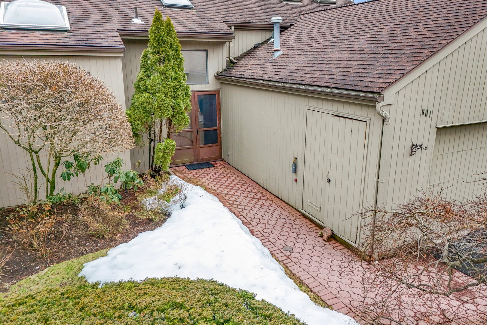 601 Fairway Green Photo 3