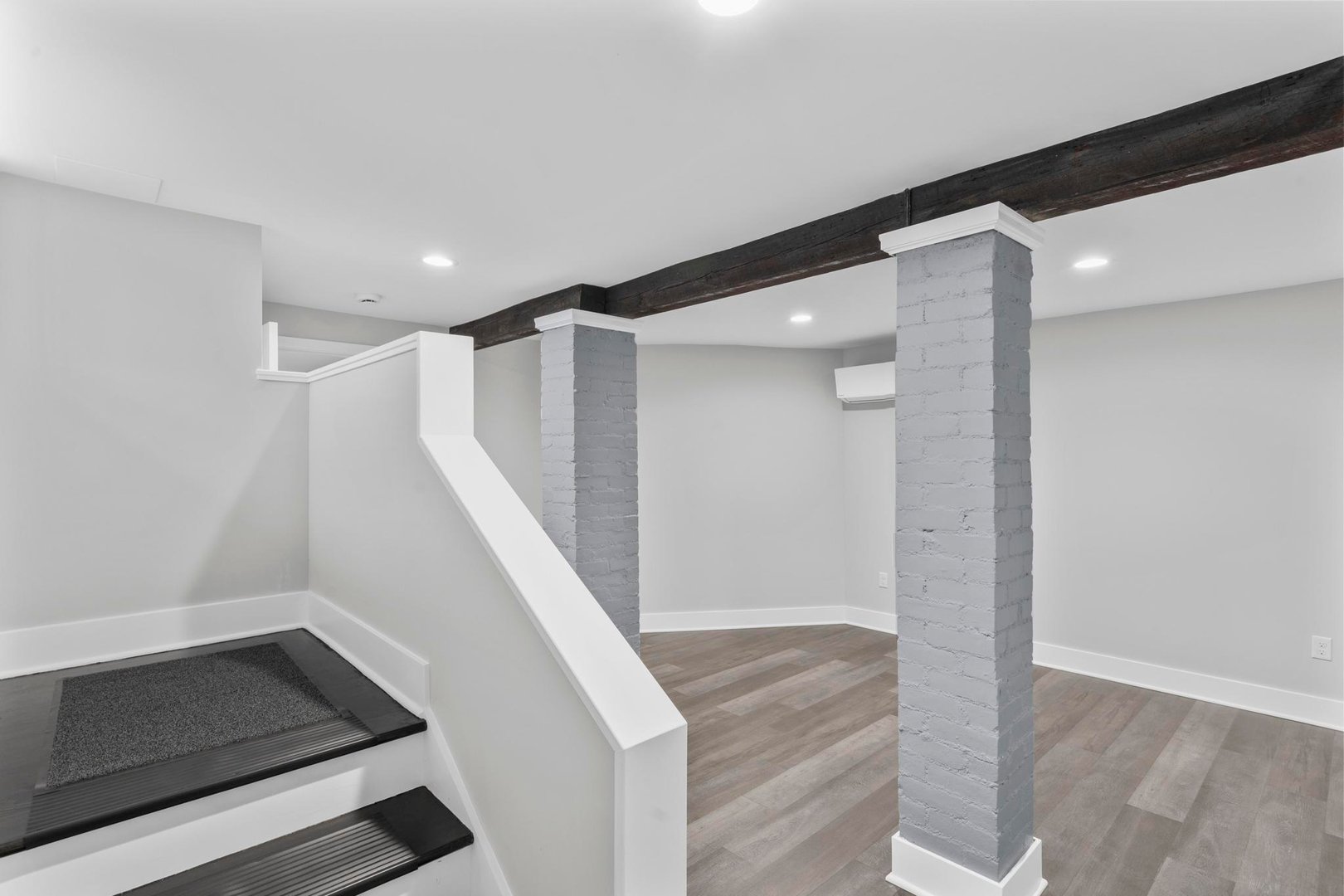 548 Ferry Street Photo 16