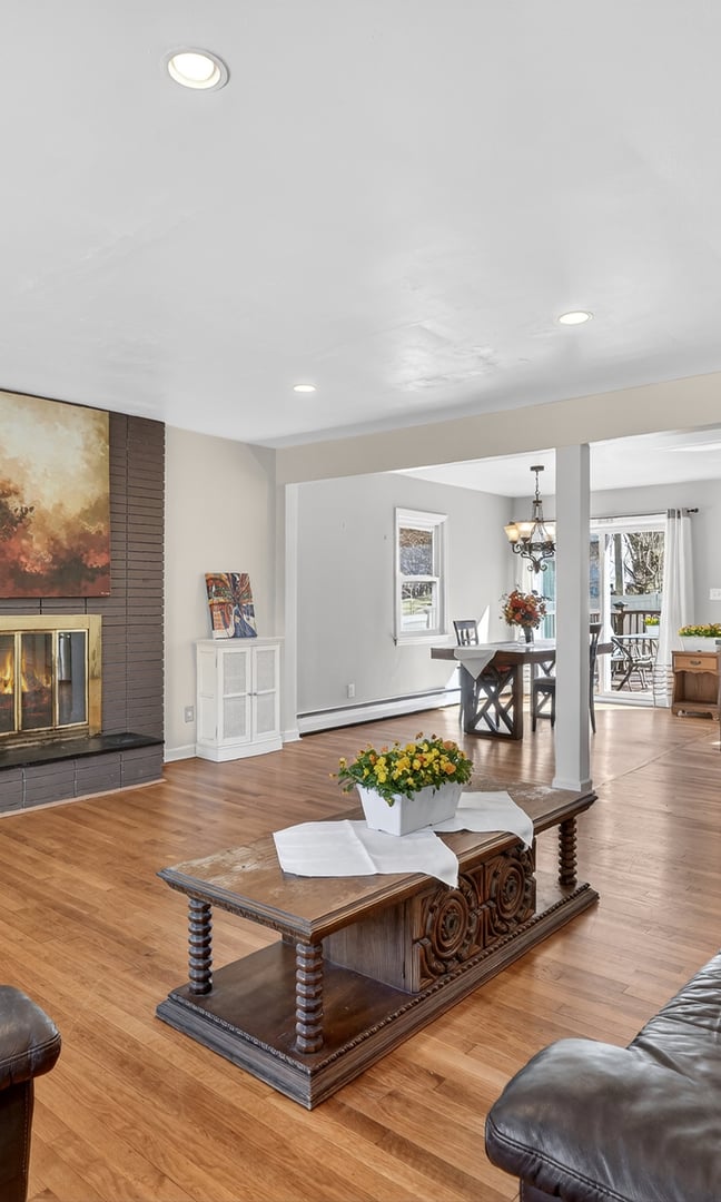 82 Taxter Road Photo 4