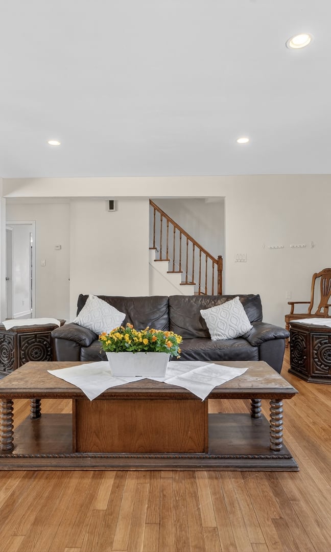 82 Taxter Road Photo 6