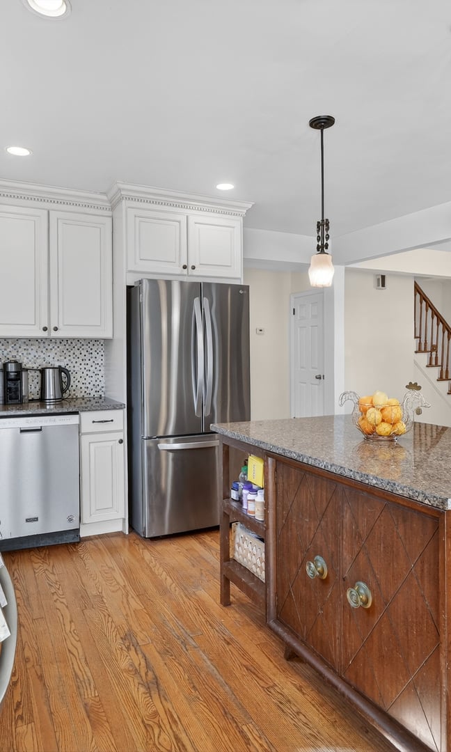 82 Taxter Road Photo 11